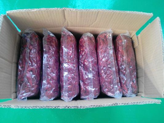 Bulu Merah Intense Chili dengan Hat Air Dried